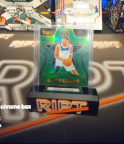2024-25 Panini Select #9 Luka Doncic Green Lodestars Prizm — front
