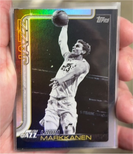 2025-26 Topps #129 Lauri Markkanen Blackout — front
