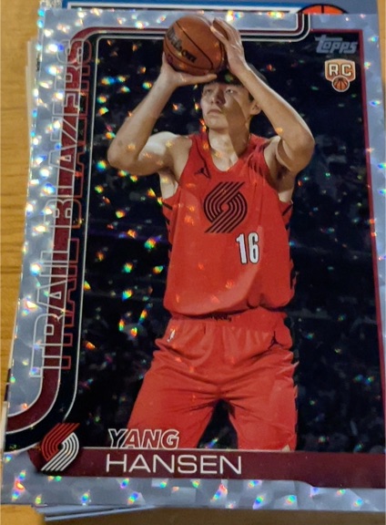 2025-26 Topps #216 Yang Hansen — front