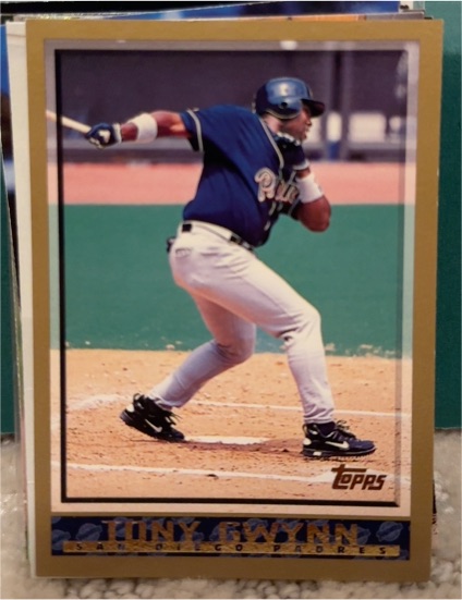 1998 Topps #1 Tony Gwynn — front