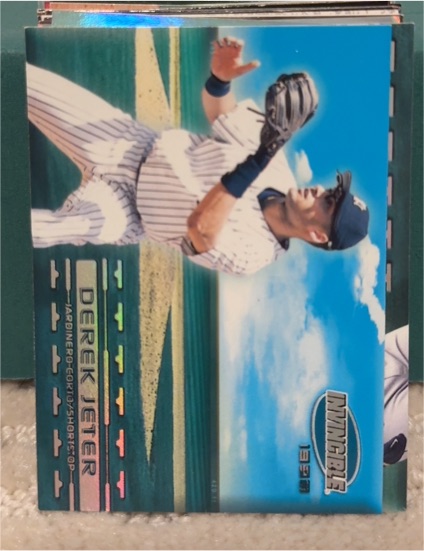 1999 Pacific Invincible #12 Derek Jeter — front