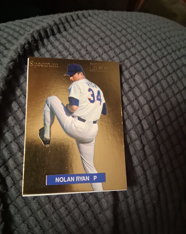 1993 Spectrum Pure Gold #1 Nolan Ryan — front