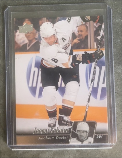 2010-11 Upper Deck #251 Teemu Selanne Anaheim Ducks — front