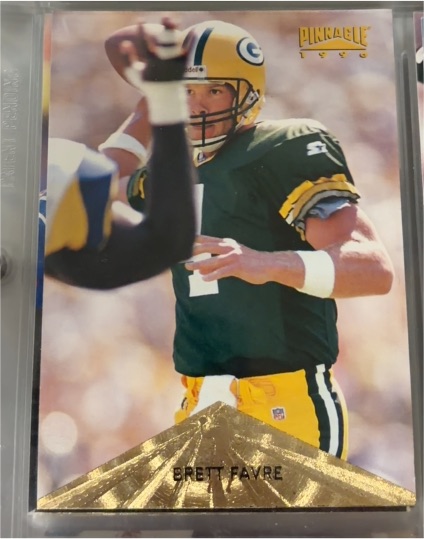 1996 Pinnacle #40 Brett Favre — front
