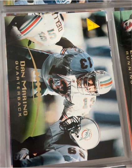1995 Pinnacle #22 Dan Marino — front