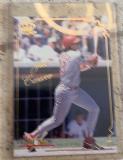 1996 Pacific Crown Collection #416 Juan Gonzalez — front