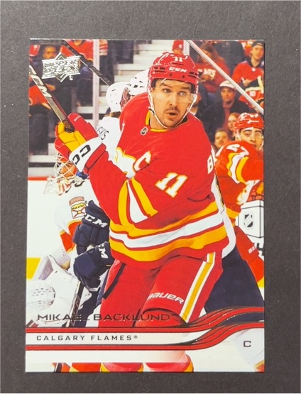 2025-26 Upper Deck #22 Mikael Backlund — front