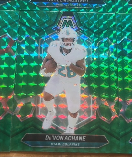 2024 Panini Mosaic #135 De'Von Achane Green Mosaic — front