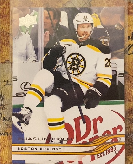 2025-26 Upper Deck #8 Elias Lindholm Boston Bruins — front