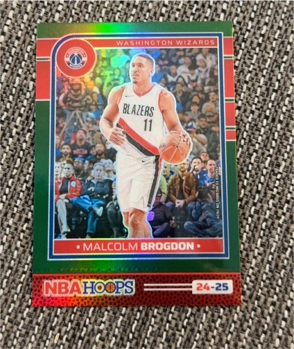 2024-25 Panini NBA Hoops #129 Malcolm Brogdon — front