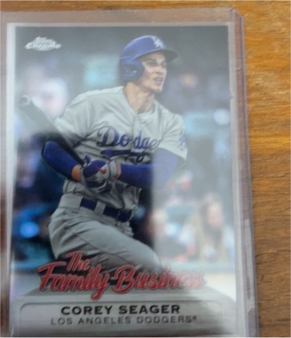 2019 Topps Chrome The Family Business #FBC-17 Corey Seager — front