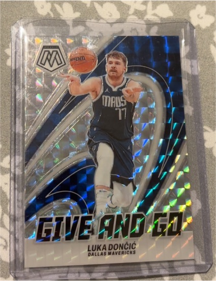 2023-24 Panini Mosaic #11 Luka Dončić — front