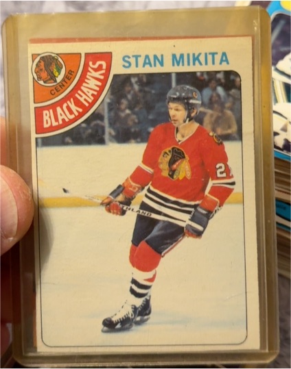 1978-79 Topps #75 Stan Mikita — front