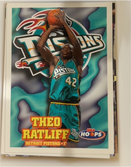 1997 Hoops #42 Theo Ratliff — front