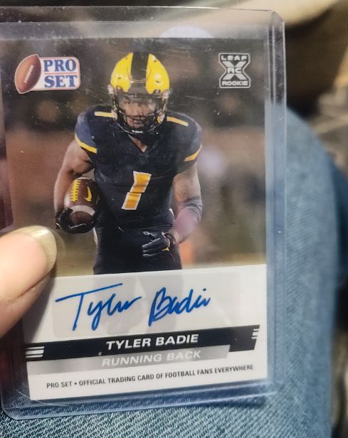 2022 Leaf Pro Set #PSA-TB1 Tyler Badie — front