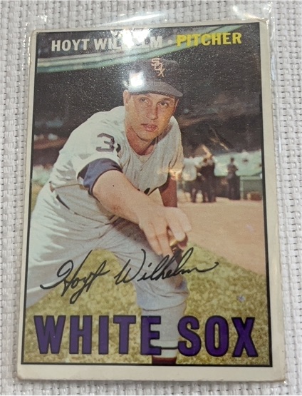 1967 Topps #422 Hoyt Wilhelm — front