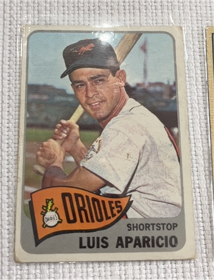 1965 Topps #410 Luis Aparicio — front