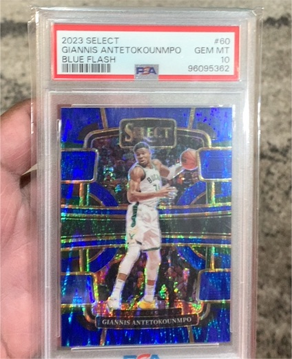 2023 Panini Select #60 Giannis Antetokounmpo Blue Flash — front