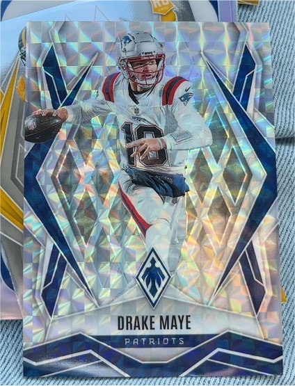 2025 Panini Phoenix #111 Drake Maye — front