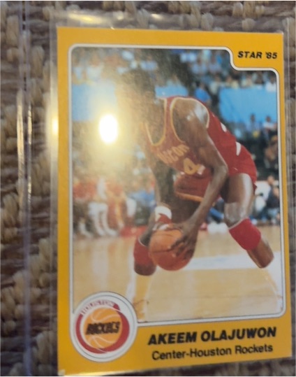 1985 Star #237 Akeem Olajuwon — front
