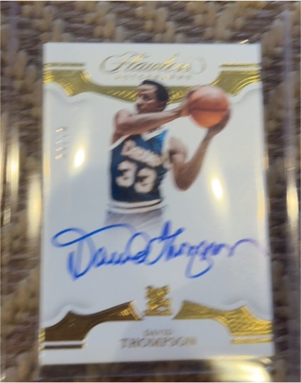 2021-22 Panini National Treasures Signatures #8 David Thompson — front