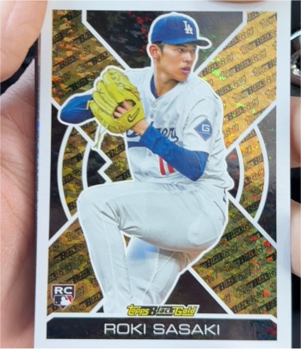 2025 Topps Update Black Gold #BG-24 Roki Sasaki — front