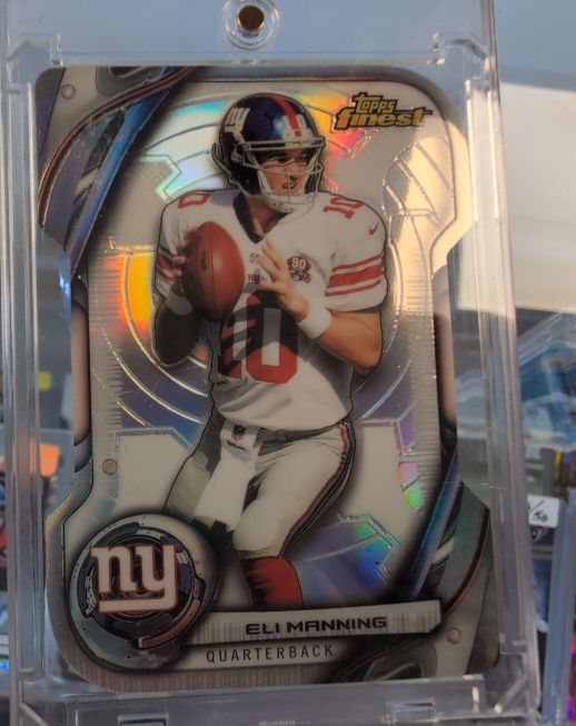 2015 Topps Finest #11 Eli Manning — front
