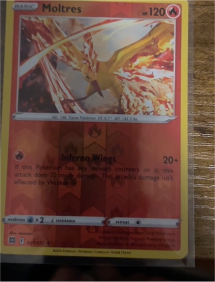 2022 Pokémon Brilliant Stars #21 Moltres — front