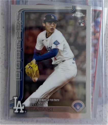 2025 Topps Chrome Update #USC73 Roki Sasaki Rookie Debut — front