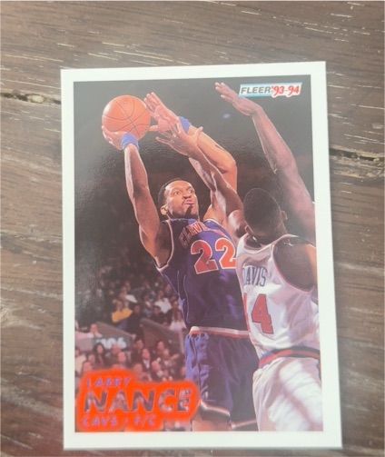 1993-94 Fleer #38 Larry Nance — front