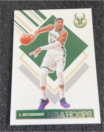 2024-25 Panini NBA Hoops #285 Giannis Antetokounmpo — front