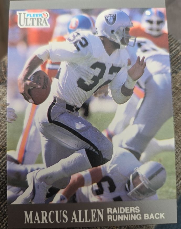 1991 Fleer Ultra #75 Marcus Allen — front