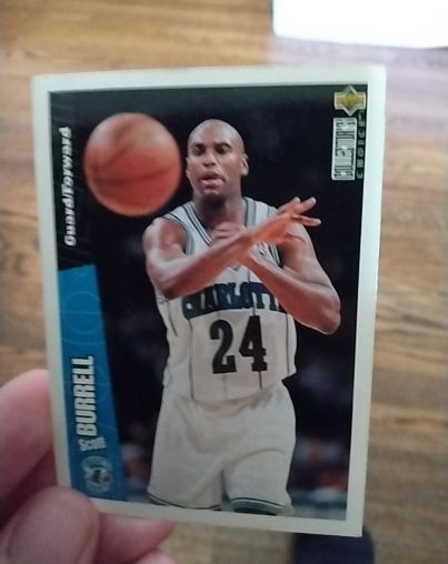 1996-97 Upper Deck Collector's Choice #16 Scott Burrell — front