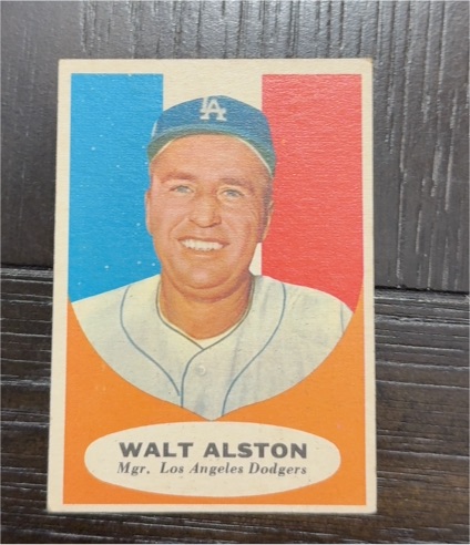 1961 Topps #136 Walt Alston — front