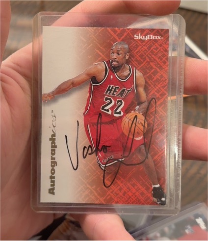1996-97 SkyBox Premium Autographics #40 Voshon Lenard — front