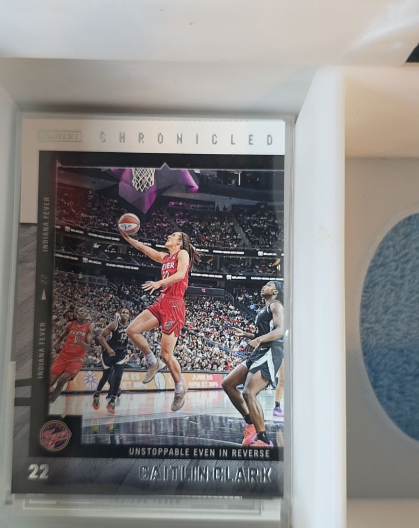 2025 Panini Chronicled #35 Caitlin Clark — front