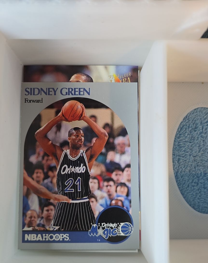 1990 Hoops #218 Sidney Green — front