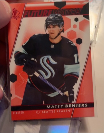 2022-23 SP Authentic Future Watch #103 Matty Beniers Limited Red — front