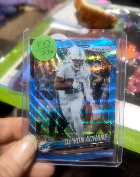 2024 Panini Prizm #176 De'Von Achane Blue Wave Miami Dolphins — front