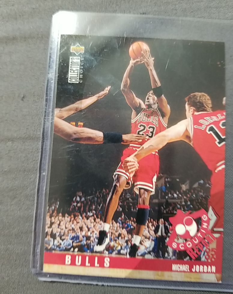 1995 Upper Deck Collector's Choice #324 Michael Jordan Scouting Report — front