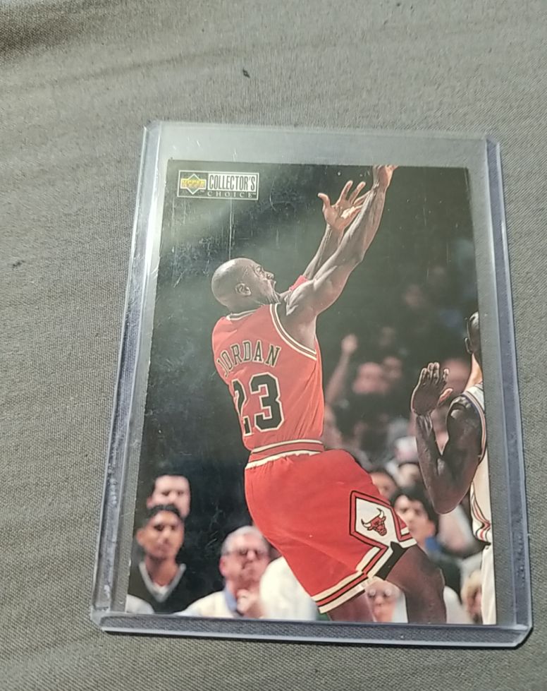 1997 Upper Deck Collector's Choice #392 Michael Jordan — front