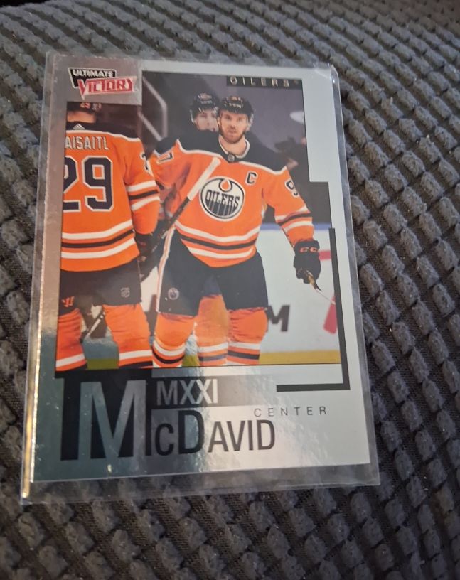 2020-21 Upper Deck Extended Series MXXI Ultimate Victory #CM-6 Connor McDavid — front