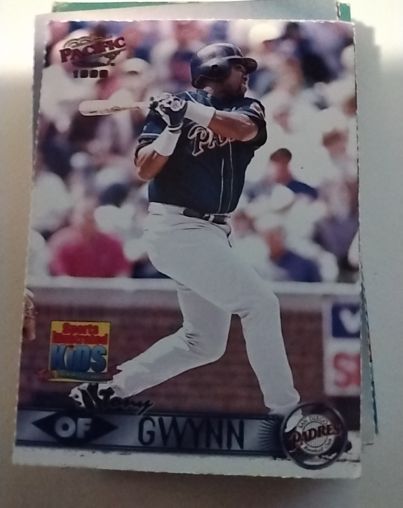 1999 Pacific #368 Tony Gwynn — front