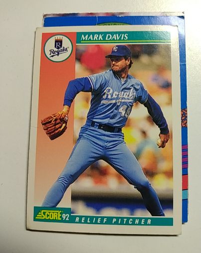 1992 Score #718 Mark Davis — front