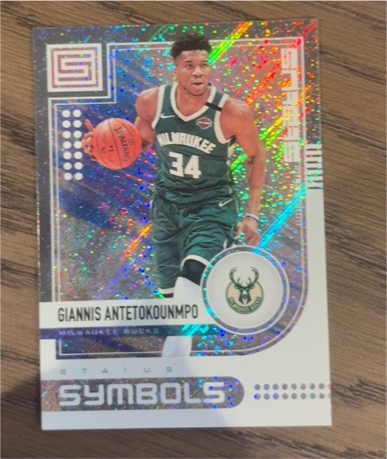 2019-20 Panini Status #4 Giannis Antetokounmpo Status Symbols — front