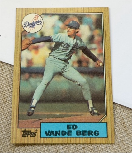 1987 Topps #717 Ed Vande Berg — front