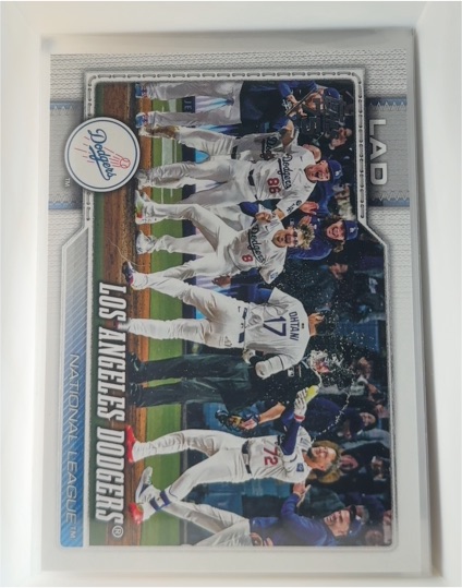 2026 Topps Series 1 #256 Los Angeles Dodgers Team Card — front