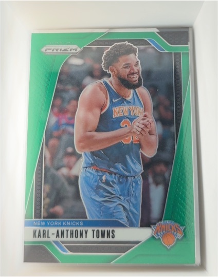 2024-25 Panini Prizm #141 Karl-Anthony Towns Green Prizm — front