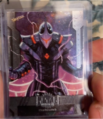 2024 Skybox Marvel Metal Universe Avengers #78 Darkhawk — front