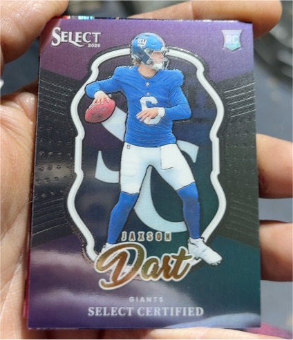 2025 Panini Select #17 Jaxson Dart Select Certified Rookie Card — front